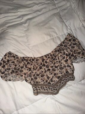 Boho Off-Shoulder Crop Top in Beige Floral Print